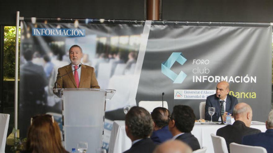 Juan Antonio Gisbert durante su intervención en el foro