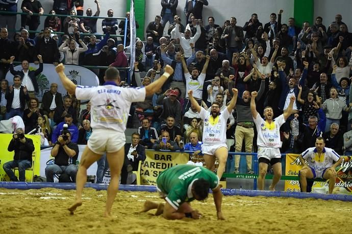 DEPORTES. VECINDARIO.SANTA LUCIA.   Luchada. Final de la Copa Cabildo Insular entre los equipos del Estrella CL y el CL Agüimes.  | 30/03/2019 | Fotógrafo: Juan Carlos Castro