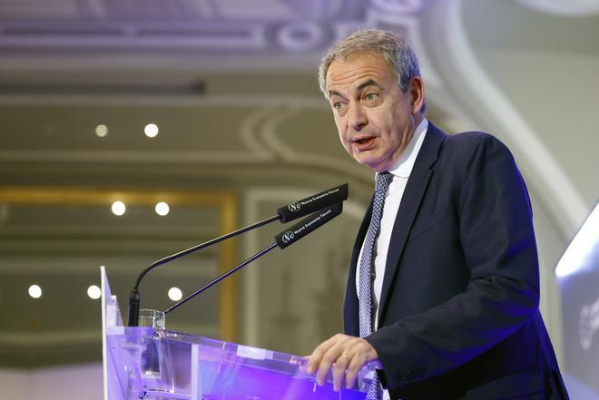 Zapatero: Los defensores de la familia de toda la vida son los que centran las críticas en la familia, ¡qué hipocresía!