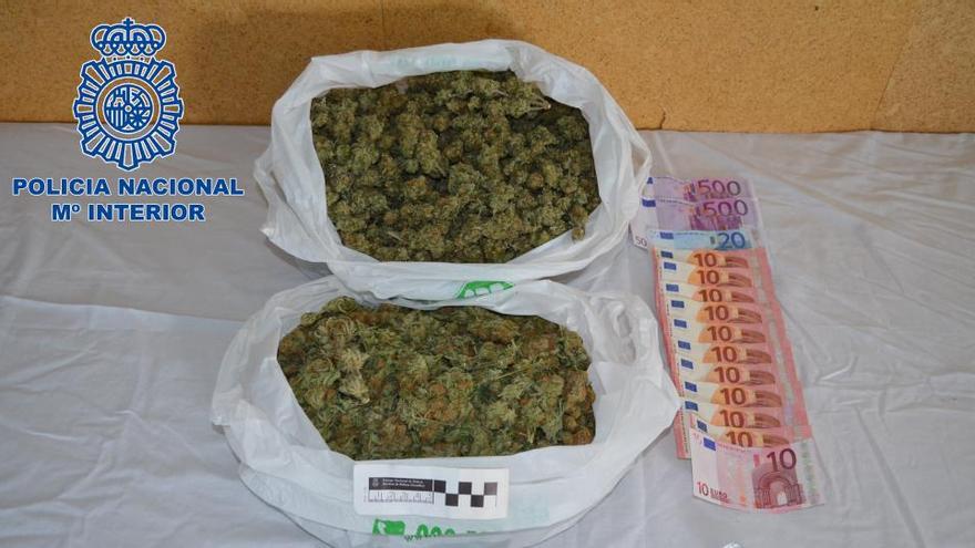 Dos detinguts a la Jonquera per intentar creuar la frontera amb 1,2 quilos de marihuana