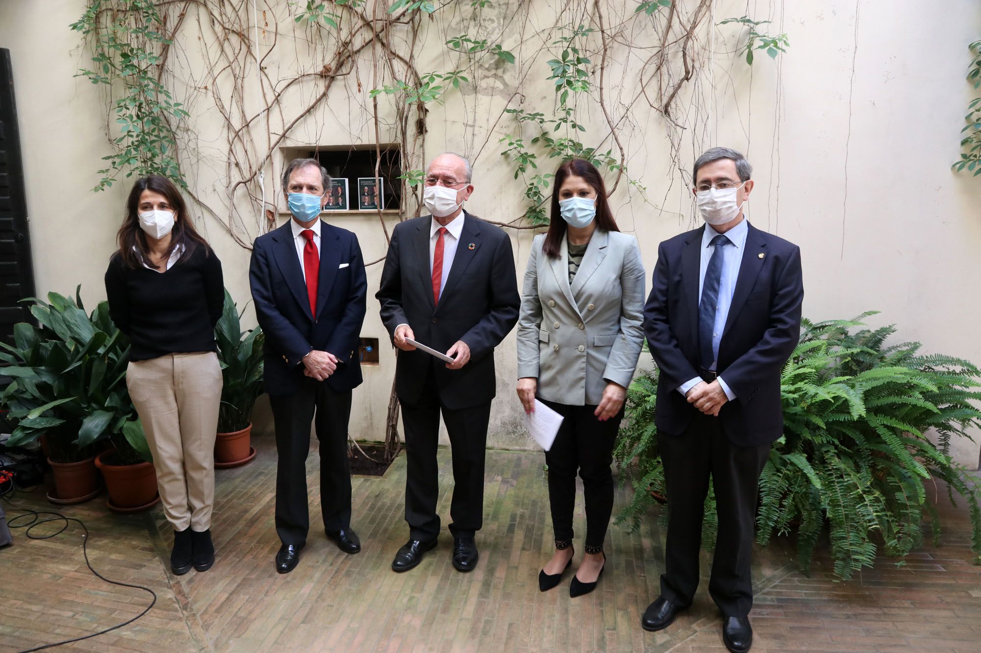 Inaugurada la Exposición 'Banqueros y Empresarios. Retratos de Félix Revello de Toro'