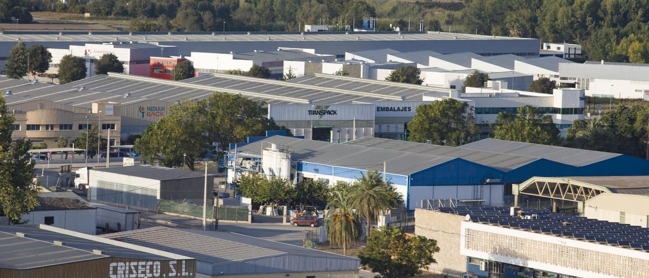 Empresas en un polígono industrial de Xàtiva.