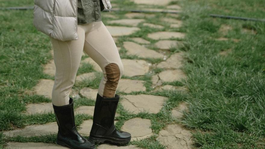 Las botas de equitación de Decathlon que triunfan para la lluvia (por menos de 20 euros)