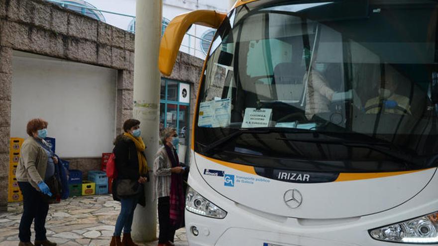 Un autobús interurbano en Galicia.