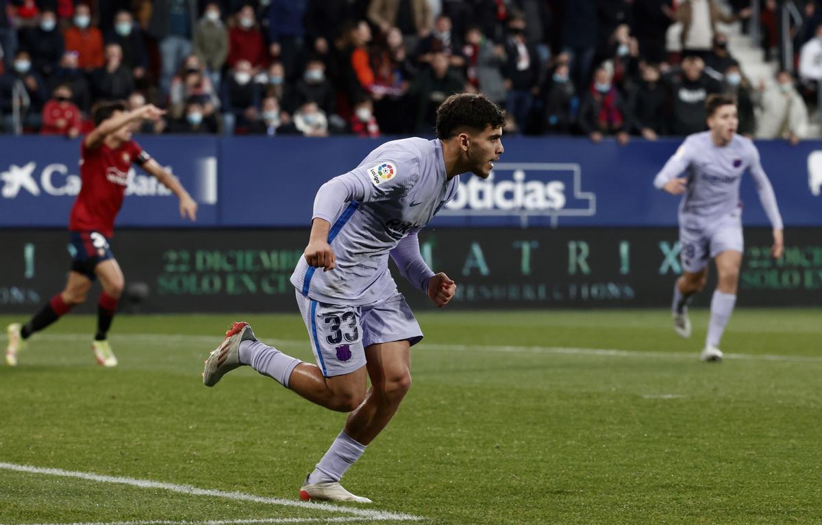 Abde corre eufórico en El Sadar tras marcar su primer gol, el 1-2.