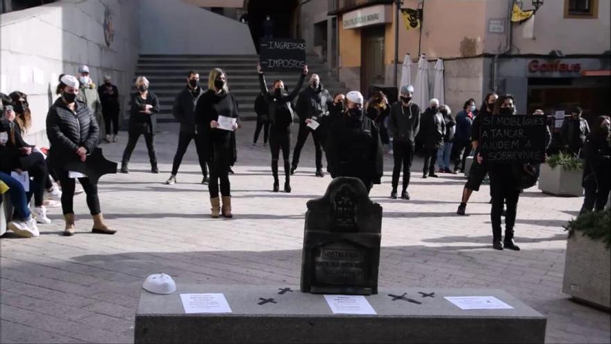 Prop d'un centenar d'amos de bars de Berga denuncien que estan amb l'aigua al coll