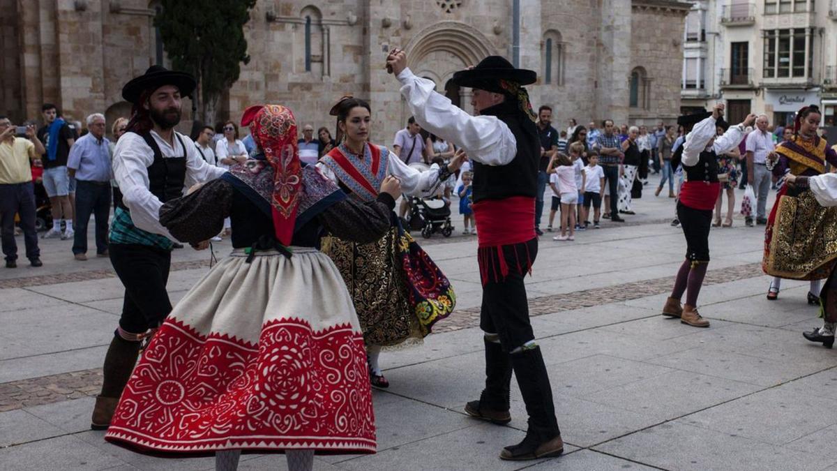 Actuación de folklore