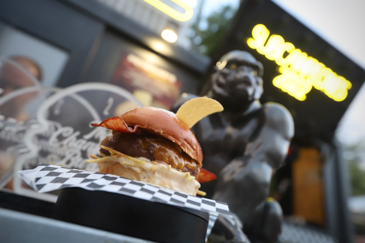 Los cordobeses llenan The Champions Burger