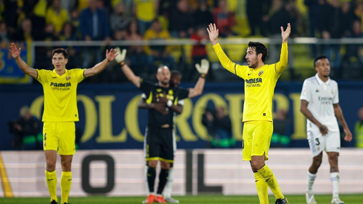 Los jugadores del Villarreal celebran la victoria contra el Madrid