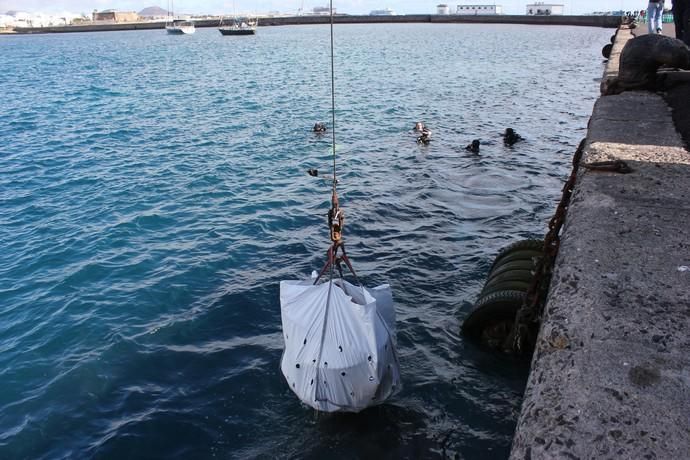 Limpieza del fondo marino de Arrecife