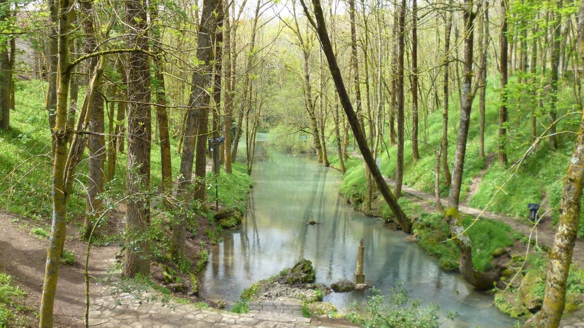 Nacimiento del Ebro en la localidad cántabra de Fontibre.