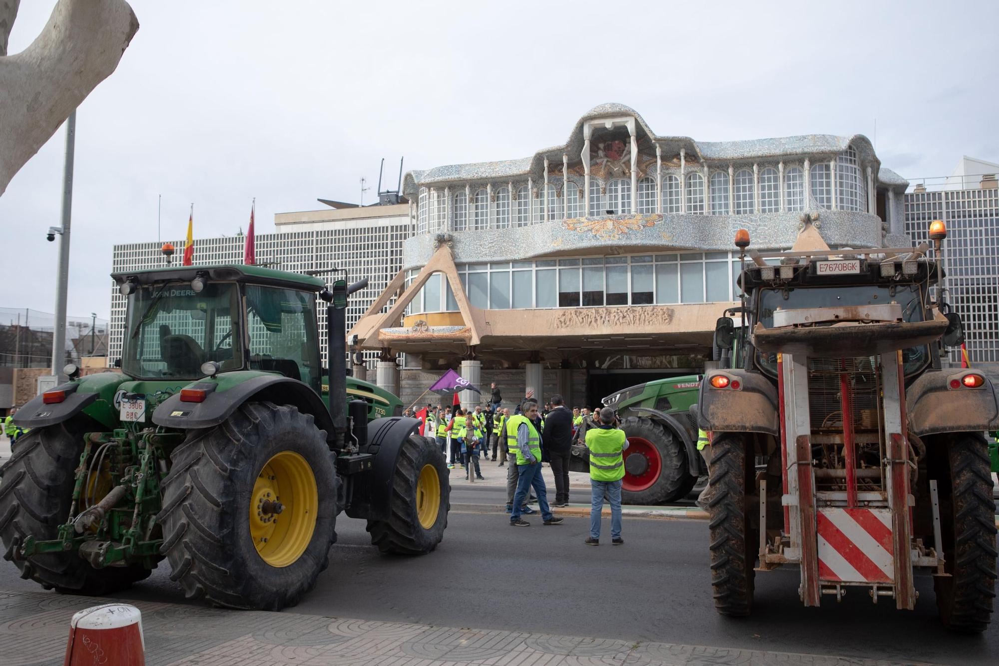 Las imágenes del bloqueo del campo a la Asamblea Regional este miércoles