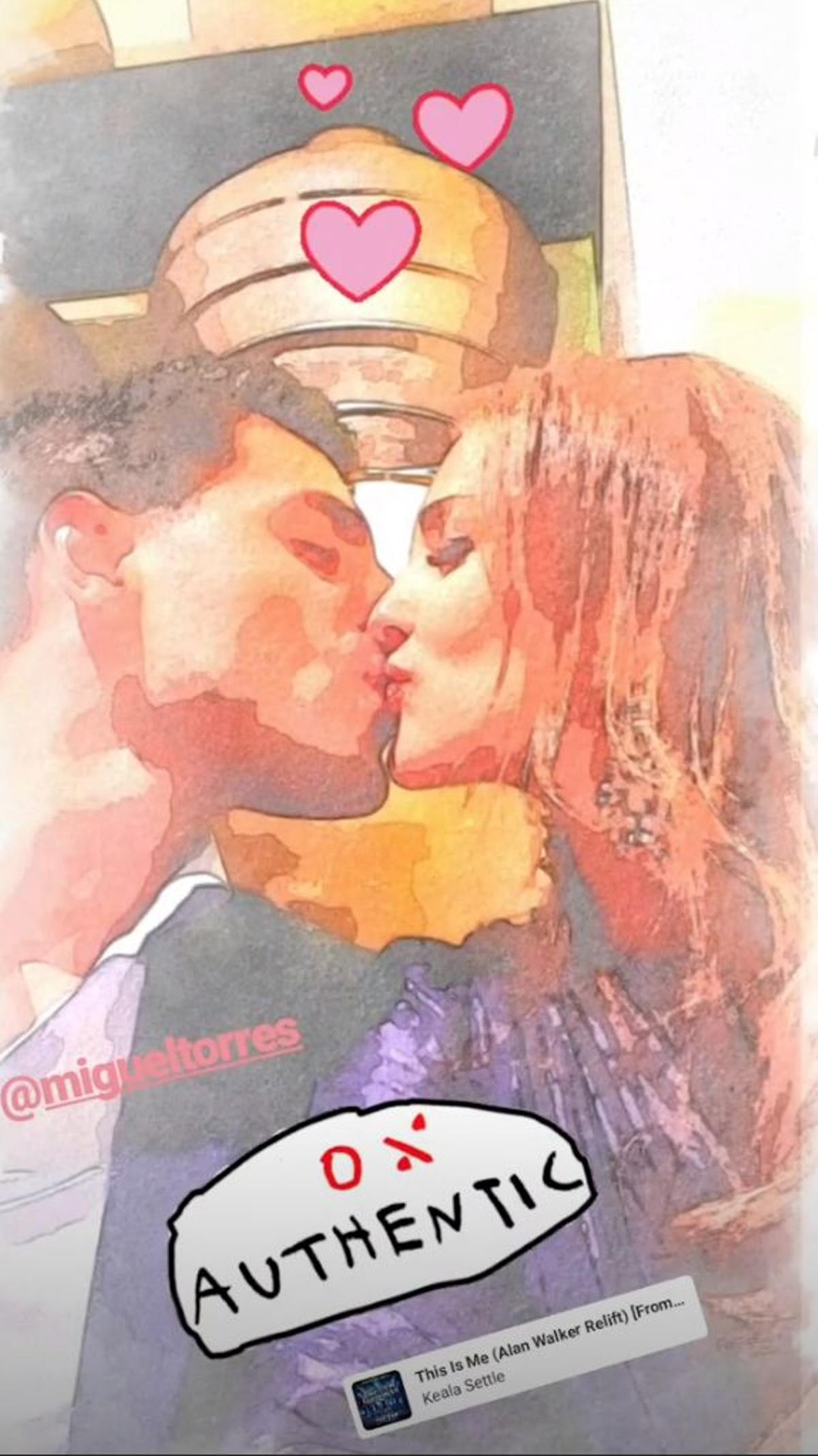 Miguel Torres y Paula Echevarría besándose en Instagram