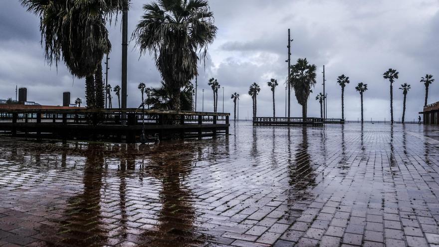 Así comenzará el año en Canarias con la borrasca Francis: cóctel explosivo de lluvias, viento, oleaje y tormentas eléctricas