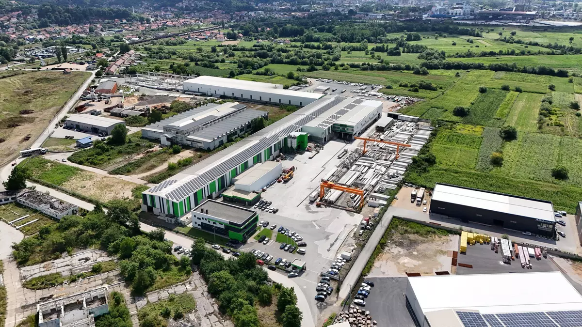 Molins y la cementera griega Titan refuerzan su apuesta industrial en Europa del Este con la compra del 80% de la bosnia Baupartner