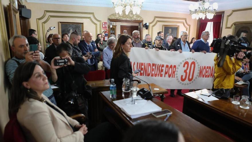 Aumenta la crispación en Lugo: Besteiro acude una manifestación contra la moción de censura mientras el PP insta a frenar la «escalada de odio»