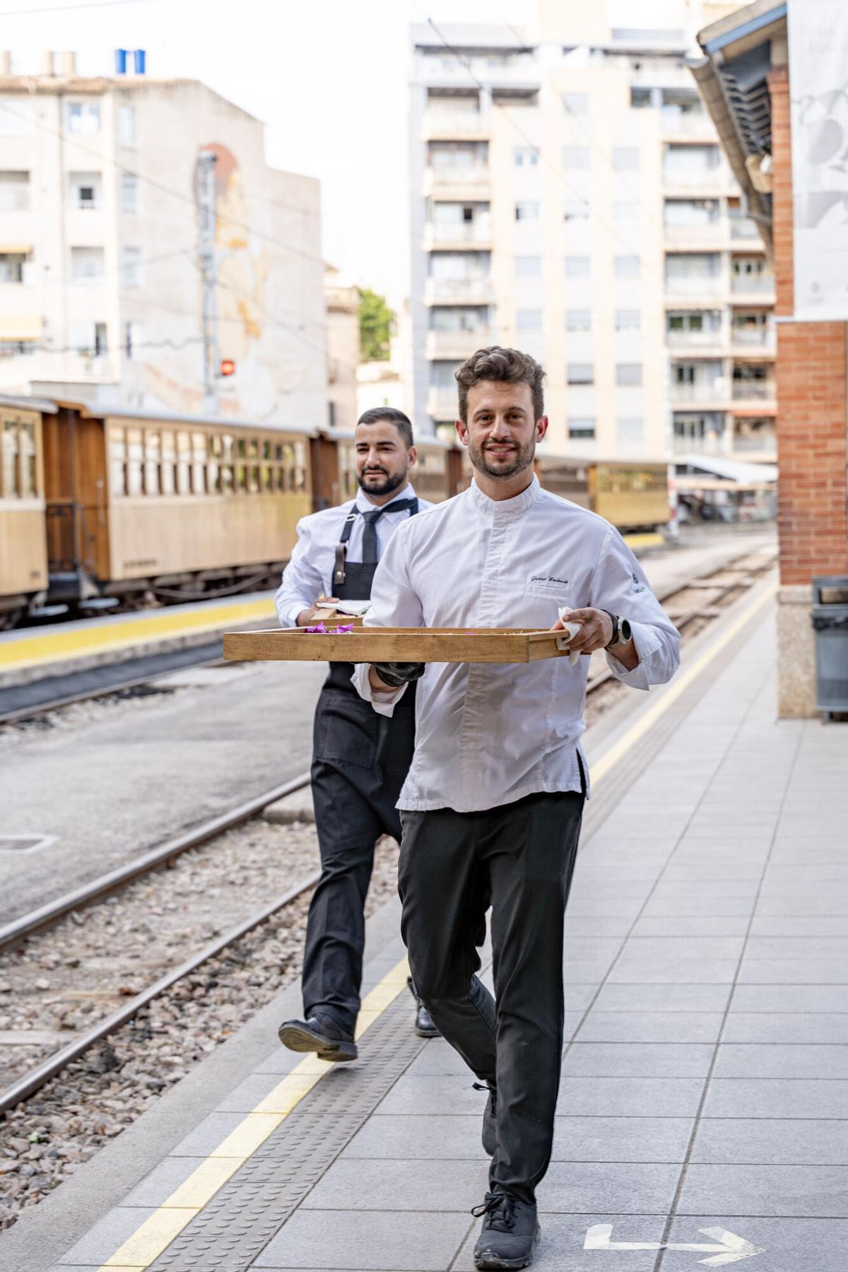 Los chefs Santi Taura y Javier Hoebeeck han elaborado el menú de Tramuntana Express, una cena de lujo organizada por Gastroevents Balears.