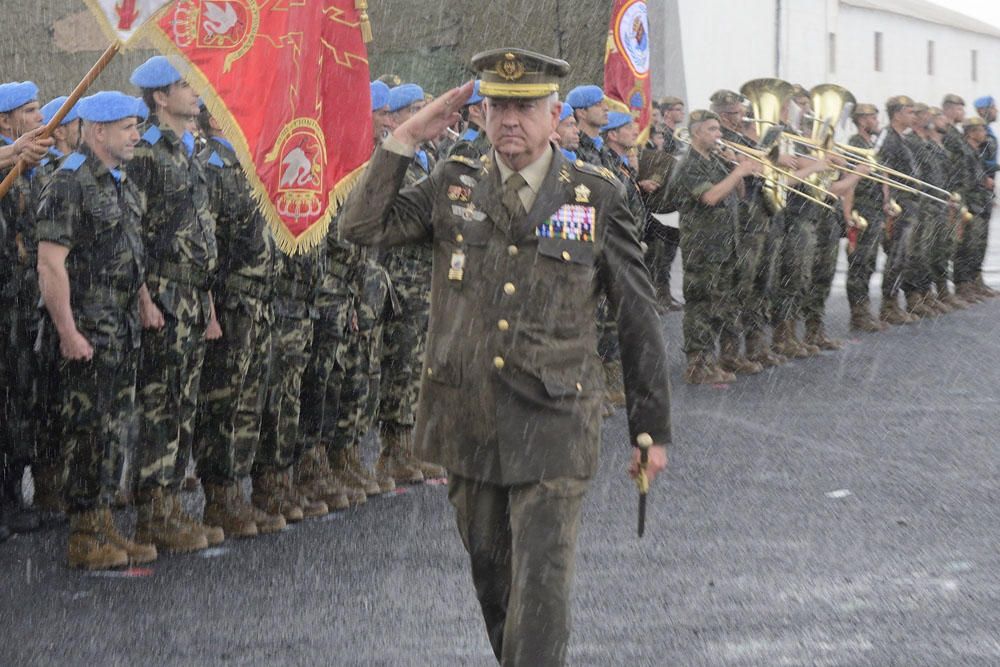 Despedida de la Brigada Líbano bajo la lluvia