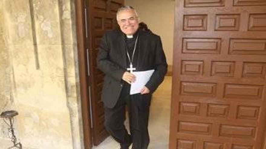 El obispo de Córdoba afirma que la Iglesia no goza de ningún privilegio respecto al pago del IBI