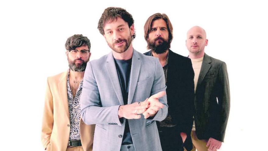 «Podemos tocar el piano en vez de una guitarra, pero somos un grupo de rock»