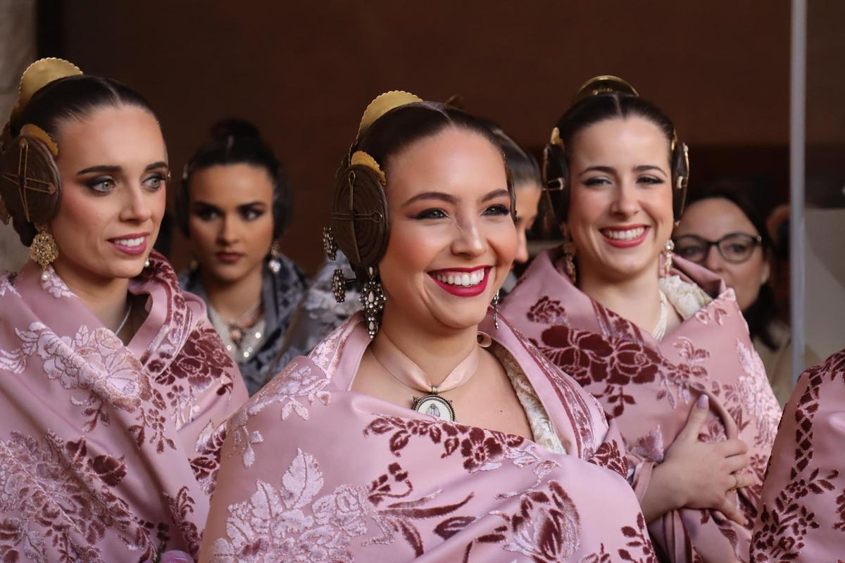 Las comisiones del Carmen reciben a Carmen (y la corte)