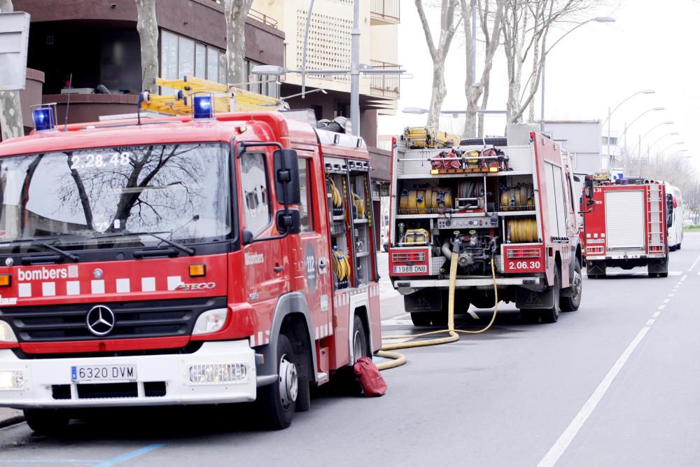 Incendi en un banc de Platja d''Aro