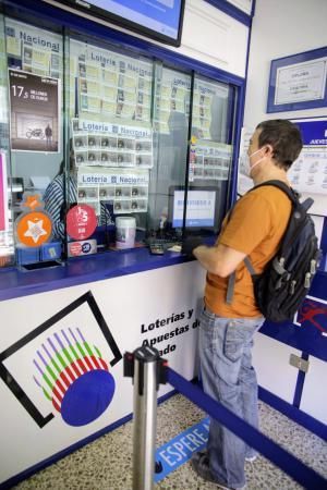 establecimientos de Loterías del Estado , sorteos .  | 21/05/2020 | Fotógrafo: Delia Padrón