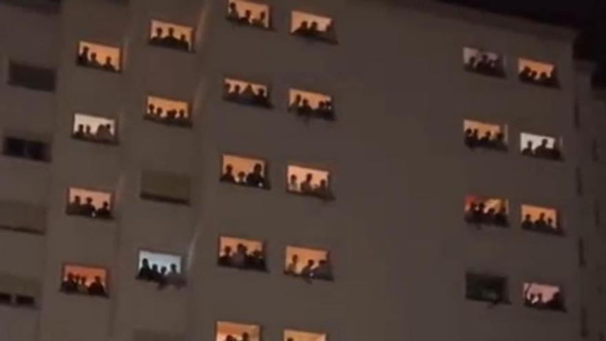 El escalofriante vídeo de los gritos machistas de los jóvenes de un colegio mayor en Madrid: &quot;P*tas, salid de vuestras madrigueras&quot;