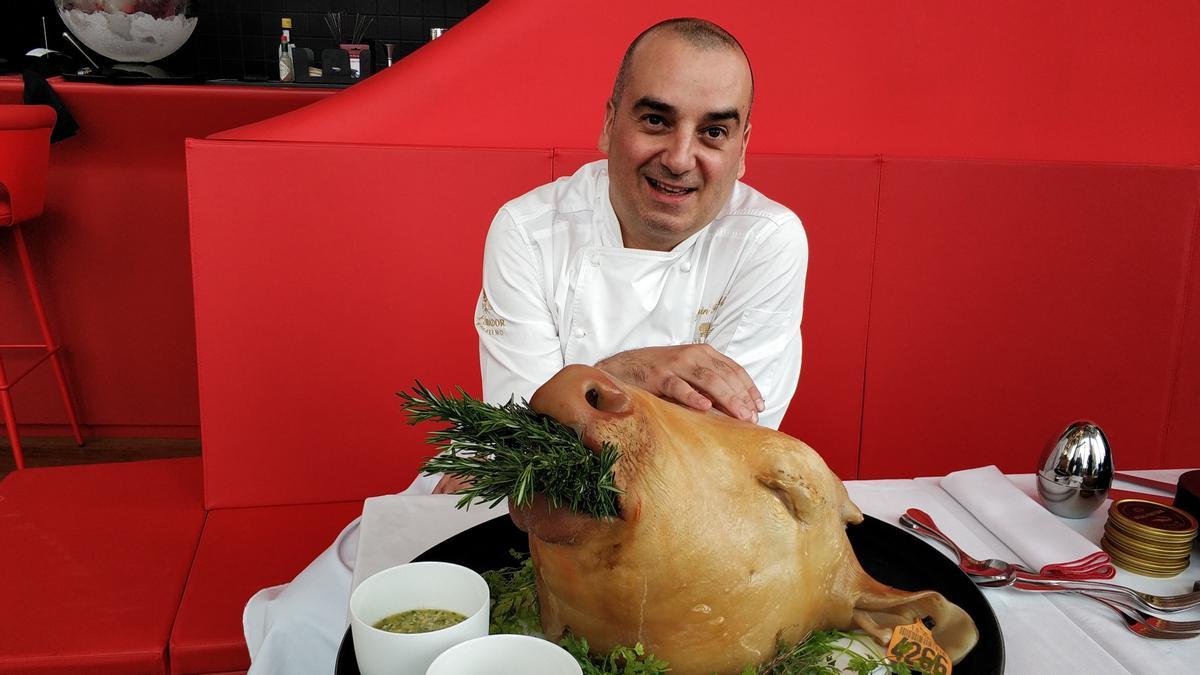 La cabeza de ternera y el cocinero Romain Fornell.