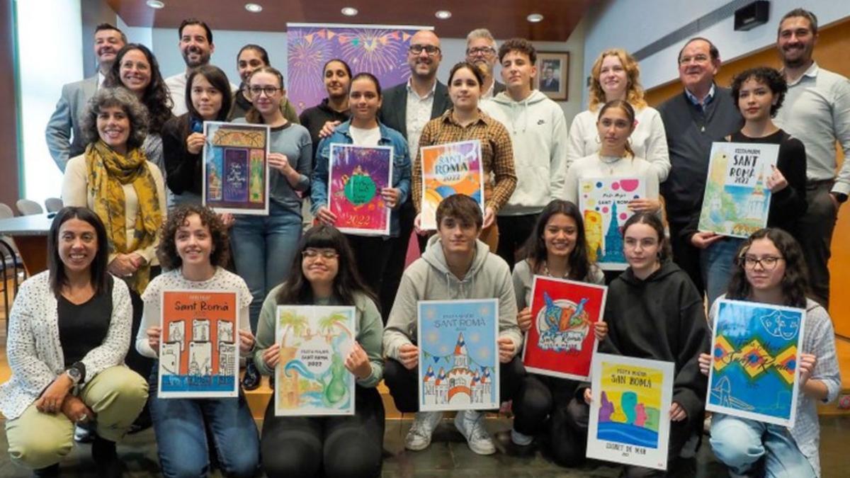 L’alcalde i el regidor de Festes amb alumnes de l’Institut Ramon Coll i Rodés | AJUNTAMENT DE LLORET