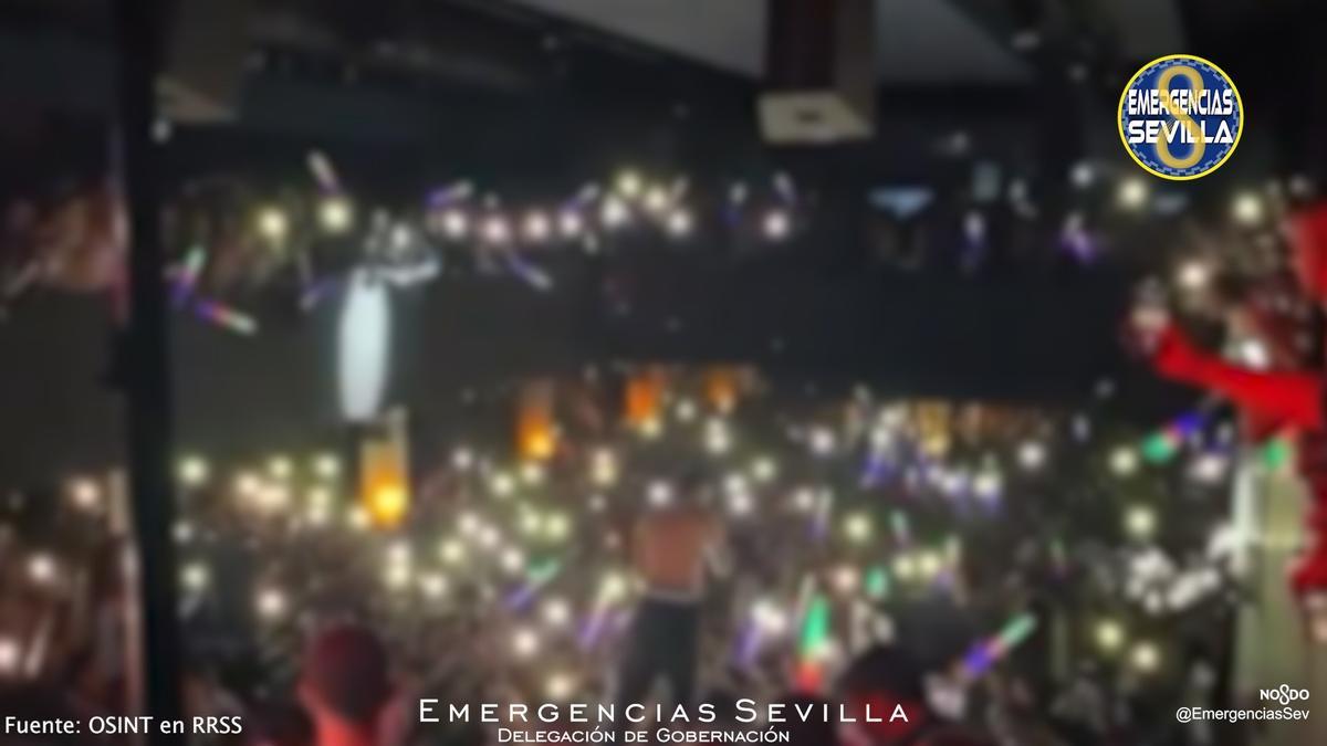 Interior de la nave desalojada en Sevilla.