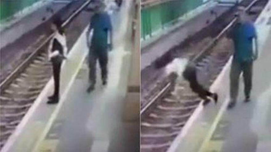 Un hombre arroja a una mujer a las vías del metro en Hong Kong