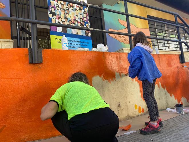 Mural en el Centro de Mayores Orba para agradecer al voluntariado de la dana