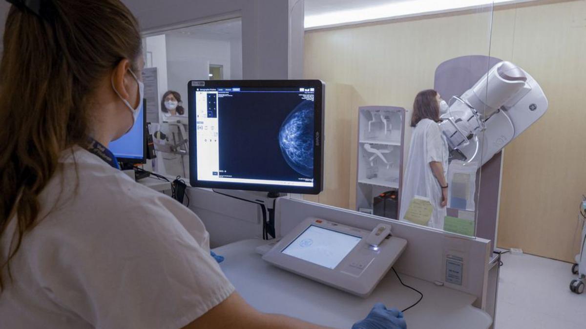Vía rápida de cáncer de mama instalada en un hospital.