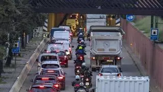 Las lluvias colapsan Barcelona y el área metropolitana, con más de 20 kilómetros de retenciones en el Nus de la Trinitat