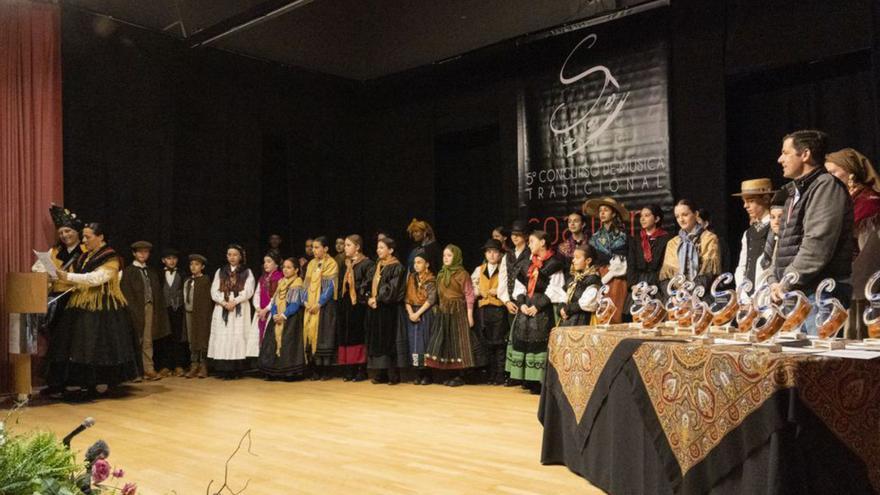 Sanxenxo, de la música tradicional a las labores