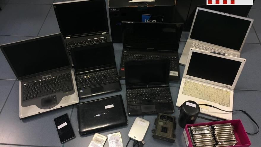 Els ordinadors i els discos durs recuperats pels Mossos