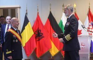 El Rey, en la sede de la OTAN en Mons (Bélgica)