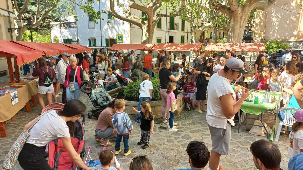 FOTOS | Sant Jordi llena de libros y actividades varios municipios de Mallorca