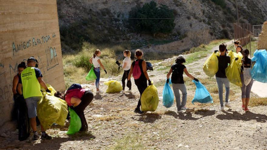 Organizan nuevas quedadas para limpiar espacios naturales de la Región