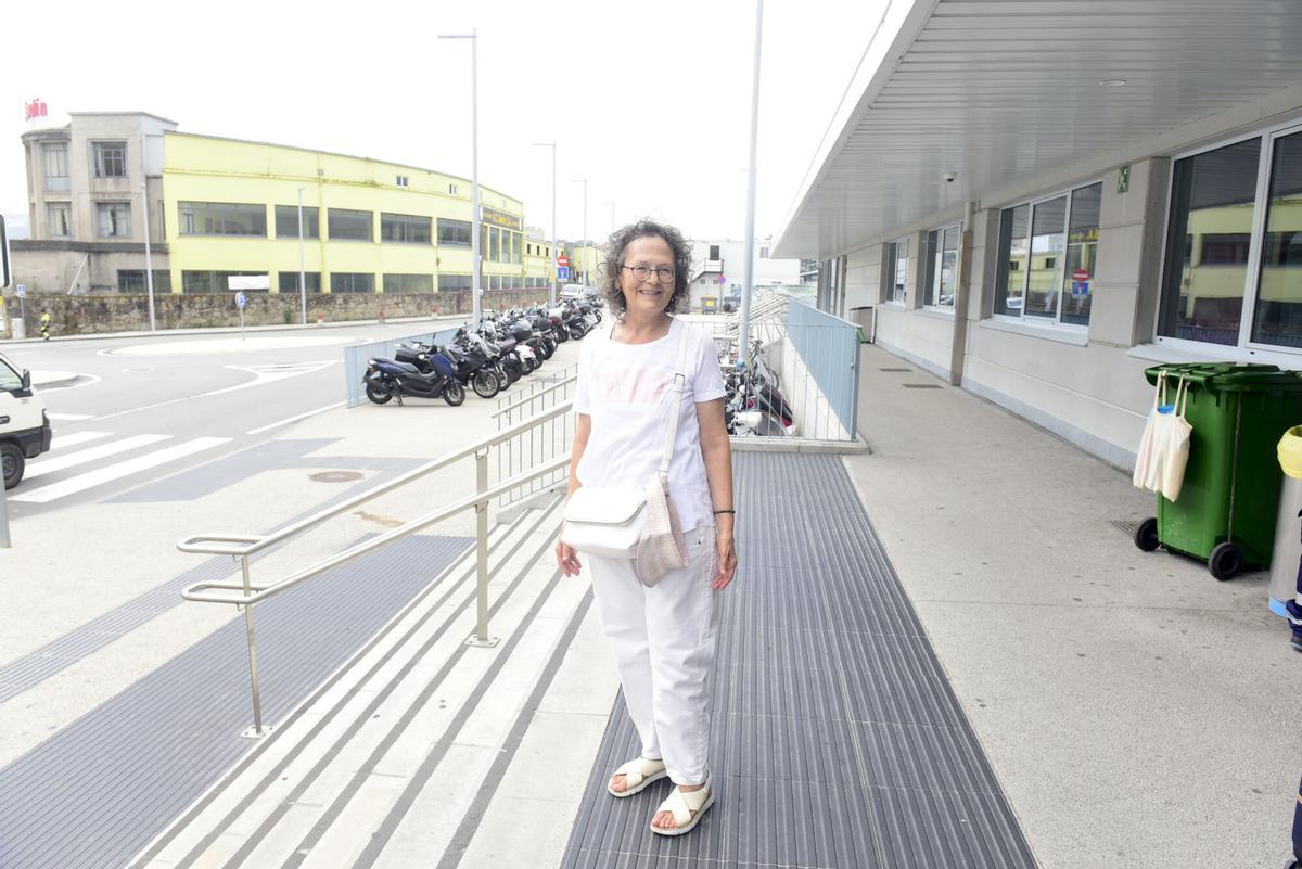 Magdalena Acho en la estación de trenes de A Coruña