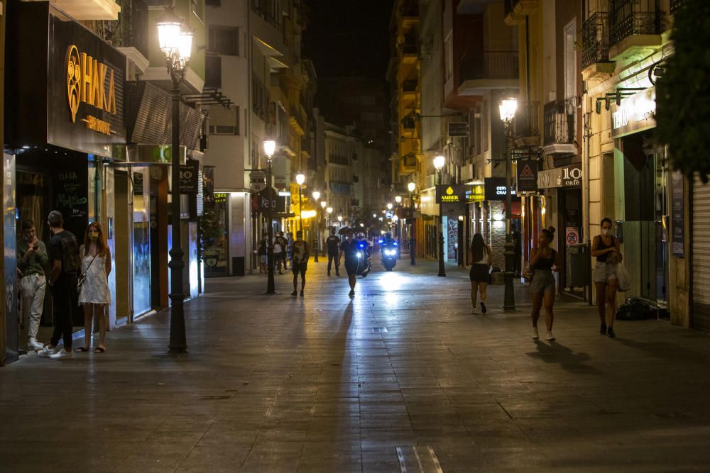 Las dudas de los negocios y de los clientes marcan la primera jornada del aumento de las restricciones en la Comunidad Valenciana en la lucha “nocturna” contra el coronavirus