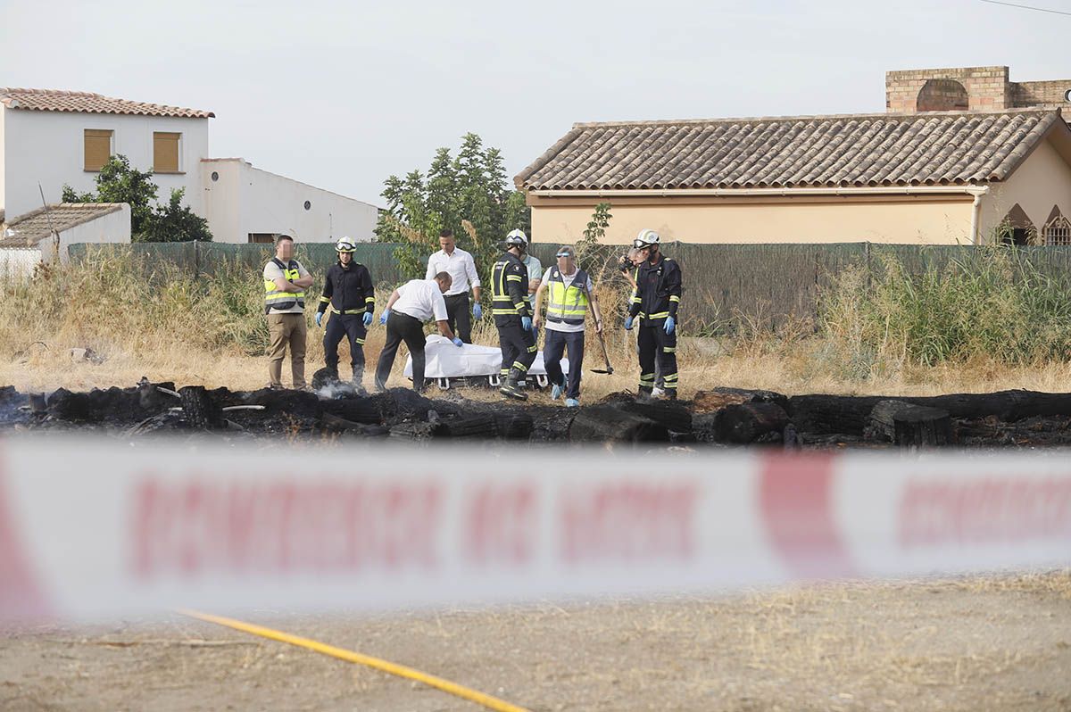 Los bomberos hallan el cadáver de un hombre en un incendio de pastos en Villarrubia