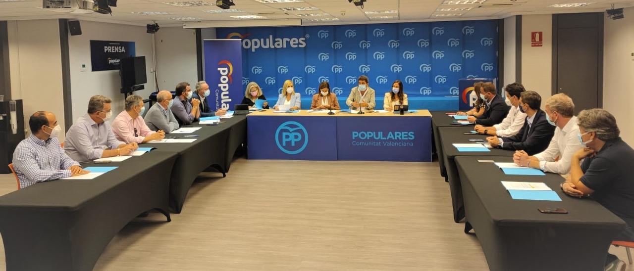 Reunión del PPCV con senadores y diputados nacionales