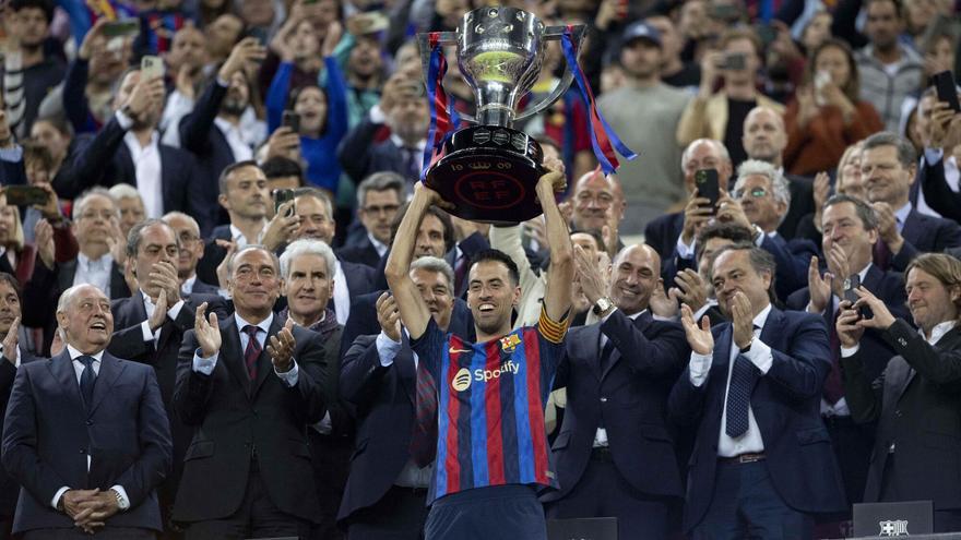 Sergio Busquets fue el capitán que levantó la penúltima Liga del Barça tras imponerse en la temporada 2022/23