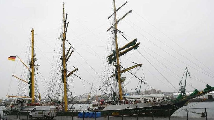 Atraca el buque escuela alemán Von Humboldt