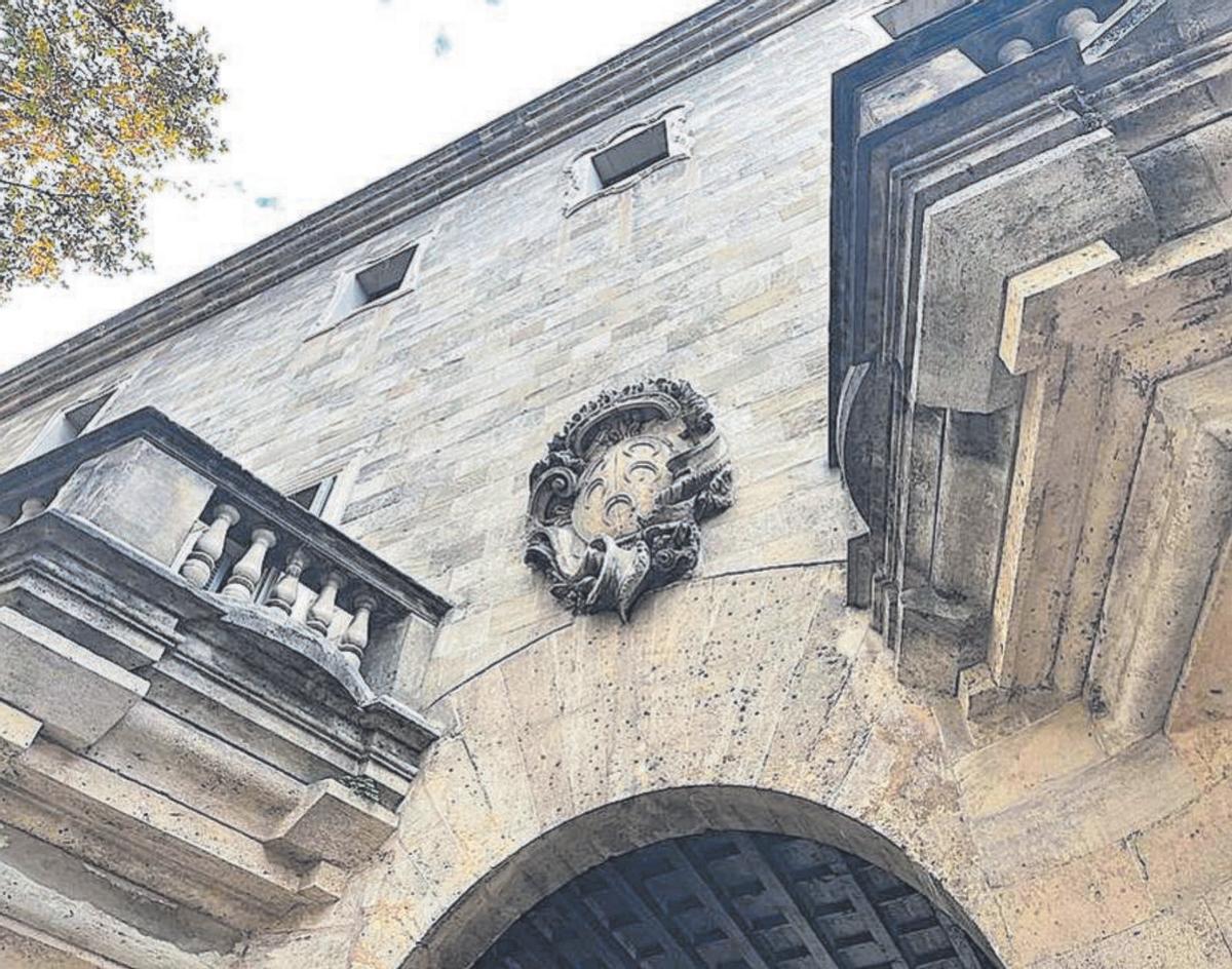 Condenado un anciano por colarse en casa de sus vecinas para oler sus bragas en Formentera