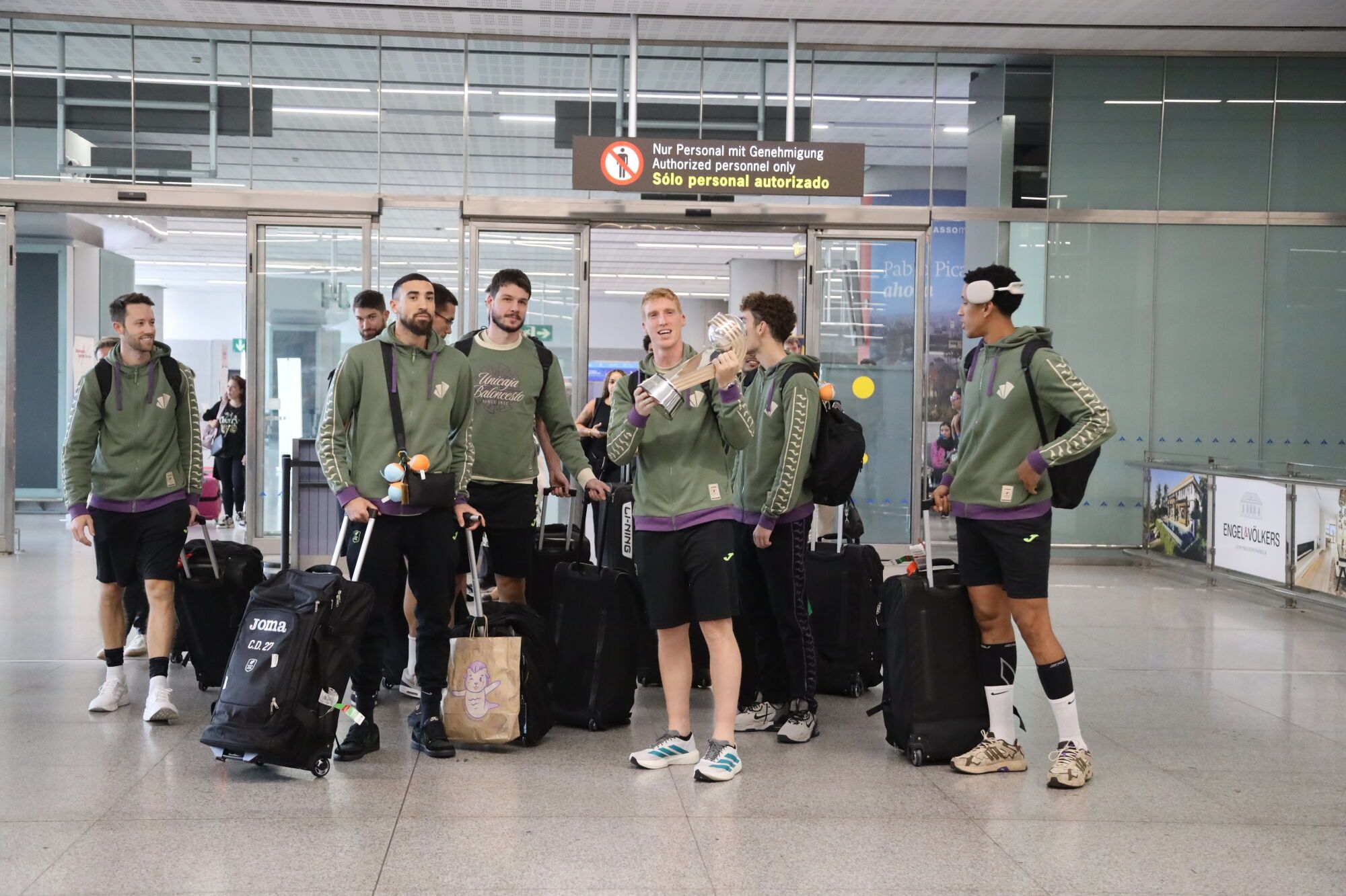 El Unicaja ya está en Málaga tras conquistar su segunda Intercontinental