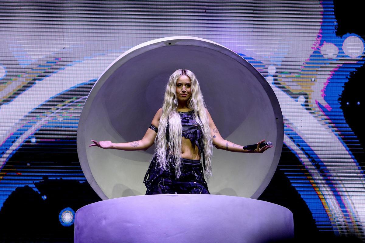 Lola Índigo, al inicio de su actuación en el Spotify EQUAL FEST.