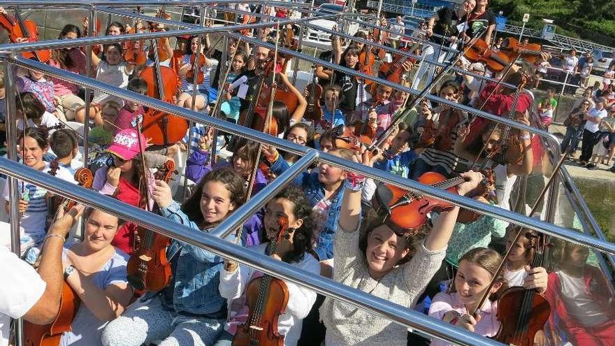 El violín folk desembarca en San Simón